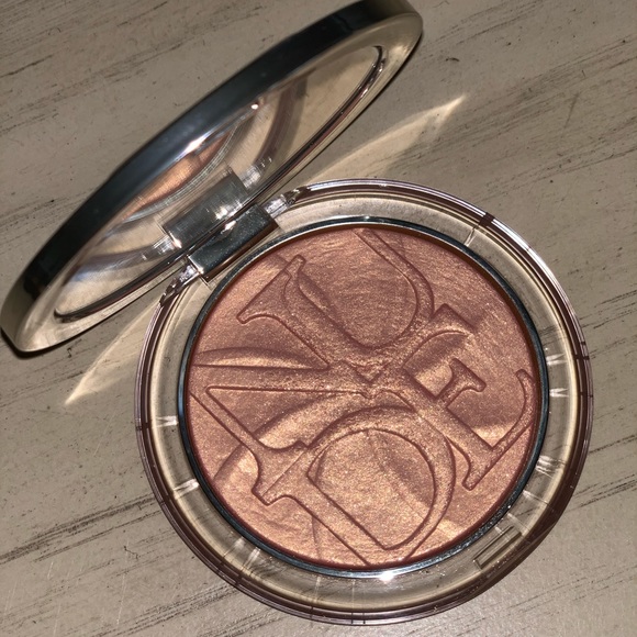 dior luminizer peach delight